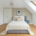 2 Bed Apartment In Brockley